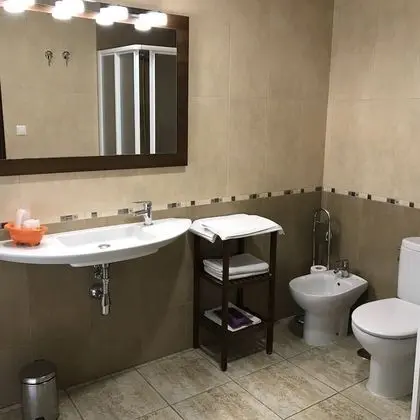 Büyük Yataklı Tek Kişilik Oda