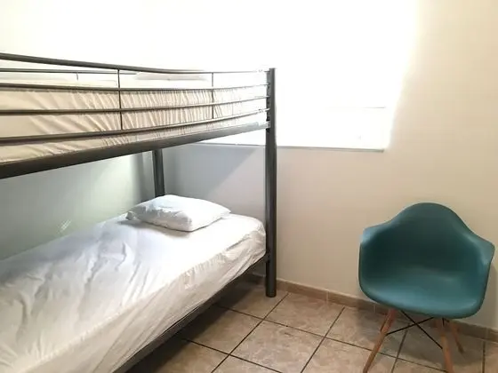 Ortak Ranzalı Oda, Birden Çok Yatak, Ortak Banyo