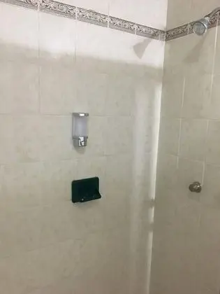 Ortak Ranzalı Oda, Birden Çok Yatak, Ortak Banyo