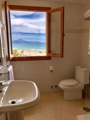 Basic Büyük Yataklı Tek Kişilik Oda