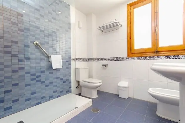 Basic Büyük Yataklı Tek Kişilik Oda