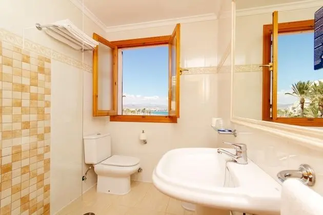 Basic Büyük Yataklı Tek Kişilik Oda