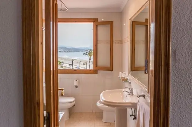 Üç Kişilik Oda (2 + 1)