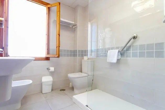 Üç Kişilik Oda (2 + 1)