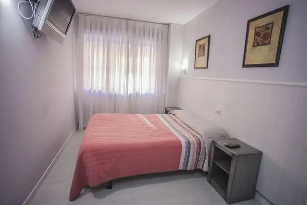 Üç Kişilik Oda