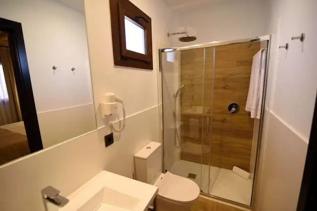 Basic Tek Büyük Yataklı Oda