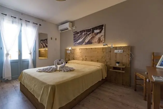 Standard Tek Büyük Yataklı Oda, 1 Yatak Odası, Sigara İçilebilir, Havuz Manzaralı