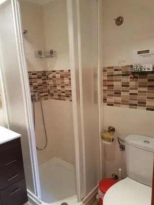 Tek Büyük Yataklı Oda, Balkon