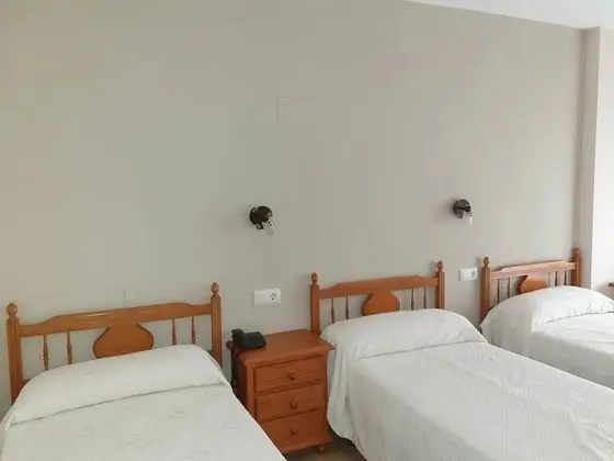 Üç Kişilik Oda