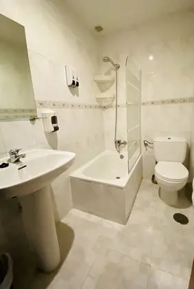 Basic Üç Kişilik Oda