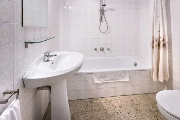 Tek Kişilik Oda, Ortak Banyo
