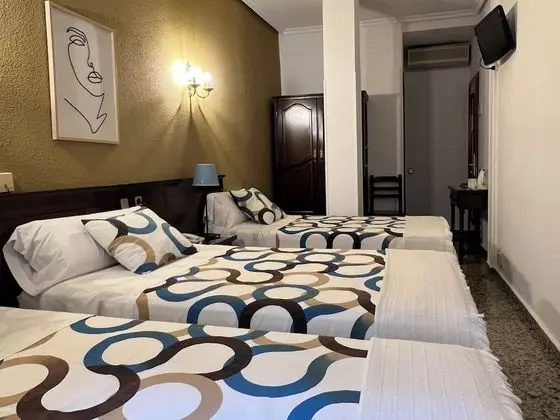 Basic Tek Büyük Yataklı Oda, Özel Banyo (with extra bed)