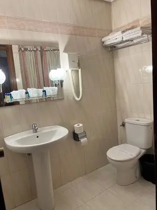 Basic Tek Büyük Yataklı Oda, Özel Banyo (with extra bed)