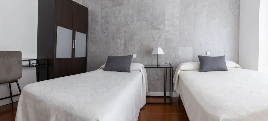 Tek Büyük Yataklı Oda