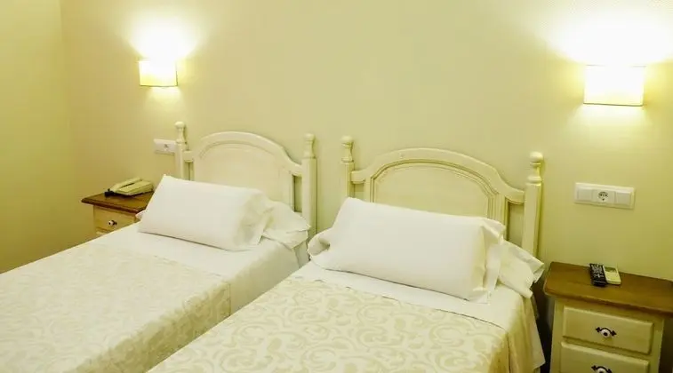 Tek Büyük veya İki Ayrı Yataklı Oda