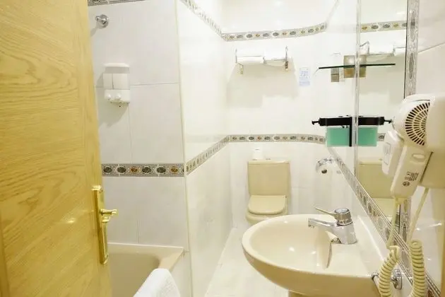 Tek Büyük veya İki Ayrı Yataklı Oda