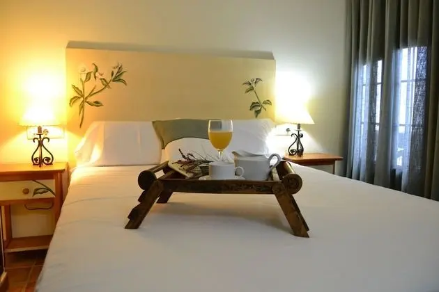 Traditional Tek Büyük Yataklı Oda (6)