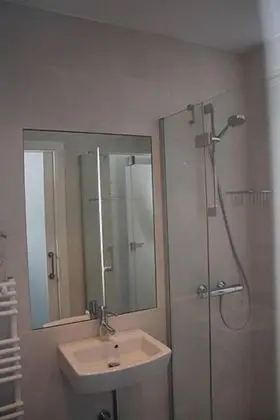 Economy Tek Büyük Yataklı Oda