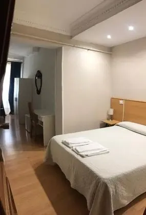 Tek Büyük Yataklı Oda, 1 Çift Kişilik Yatak