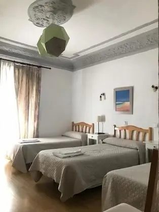 Üç Kişilik Oda