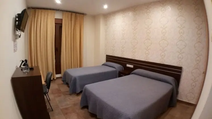 Tek Büyük Yataklı Oda, 1 Çift Kişilik Yatak