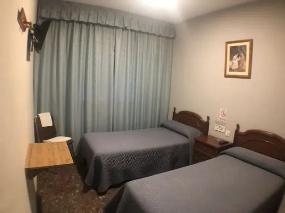 Tek Büyük Yataklı Oda, 2 Tek Kişilik Yatak