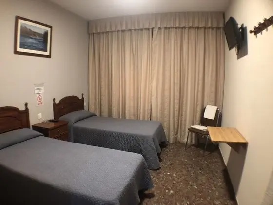 Tek Büyük Yataklı Oda, 2 Tek Kişilik Yatak