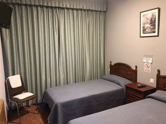 Tek Büyük Yataklı Oda, 2 Tek Kişilik Yatak