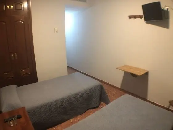 Tek Büyük Yataklı Oda, 2 Tek Kişilik Yatak