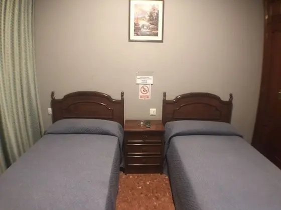 Tek Büyük Yataklı Oda, 2 Tek Kişilik Yatak