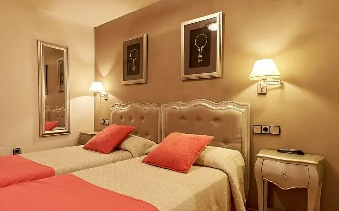 İki Ayrı Yataklı Oda (Interior)
