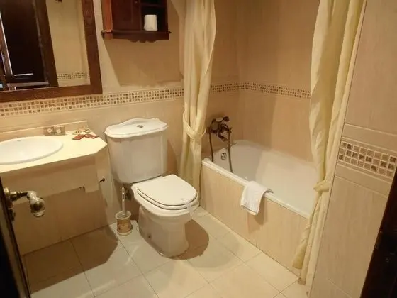 Tek Büyük Yataklı Oda, 2 Tek Kişilik Yatak