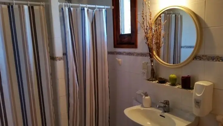 Dört Kişilik Oda, Ortak Banyo