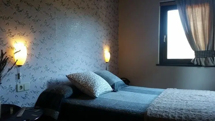 Tek Büyük Yataklı Oda, Ortak Banyo