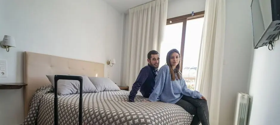 Tek Büyük veya İki Ayrı Yataklı Oda, Dağ Manzaralı