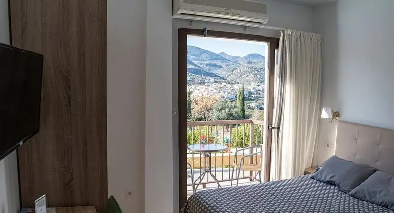 Tek Büyük veya İki Ayrı Yataklı Oda, Dağ Manzaralı