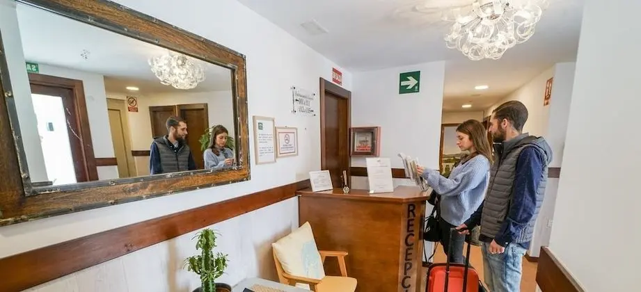 Tek Büyük veya İki Ayrı Yataklı Oda, Dağ Manzaralı