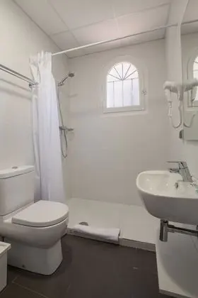 Tek Büyük Yataklı Oda, 1 Büyük (Queen) Boy Yatak, Balkon, Şehir Manzaralı