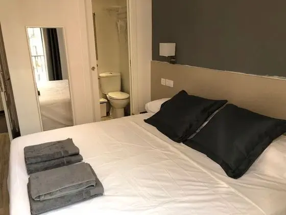 Tek Büyük Yataklı Oda, Balkon