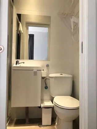 Tek Büyük Yataklı Oda, Balkon