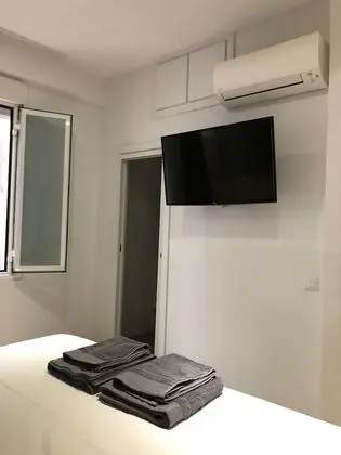 Tek Büyük Yataklı Oda, Ortak Banyo (Interior)