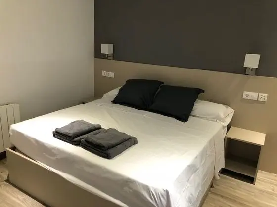 Tek Büyük Yataklı Oda, Ortak Banyo (Interior)