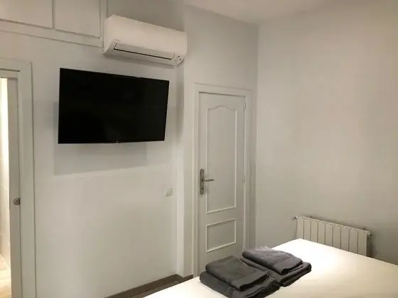 Tek Büyük Yataklı Oda, Ortak Banyo (Interior)