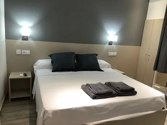 Tek Büyük Yataklı Oda, Ortak Banyo (Interior)