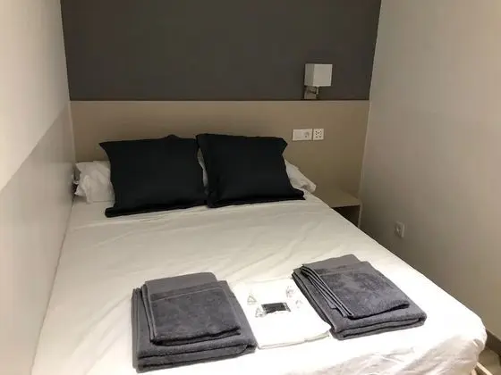 Tek Büyük Yataklı Oda, Ortak Banyo (Interior)