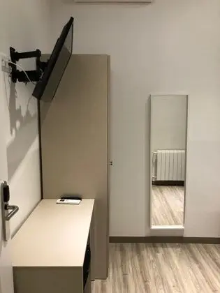 Tek Büyük Yataklı Oda, Ortak Banyo (Interior)