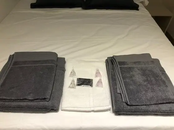 Tek Büyük Yataklı Oda, Ortak Banyo (Interior)