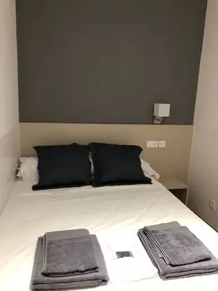Tek Büyük Yataklı Oda, Ortak Banyo (Interior)