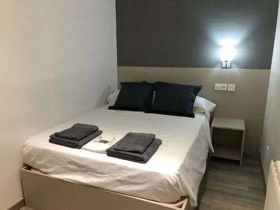 Tek Büyük Yataklı Oda, Ortak Banyo (Interior)