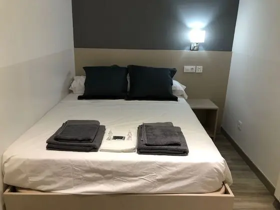 Tek Büyük Yataklı Oda, Ortak Banyo (Interior)